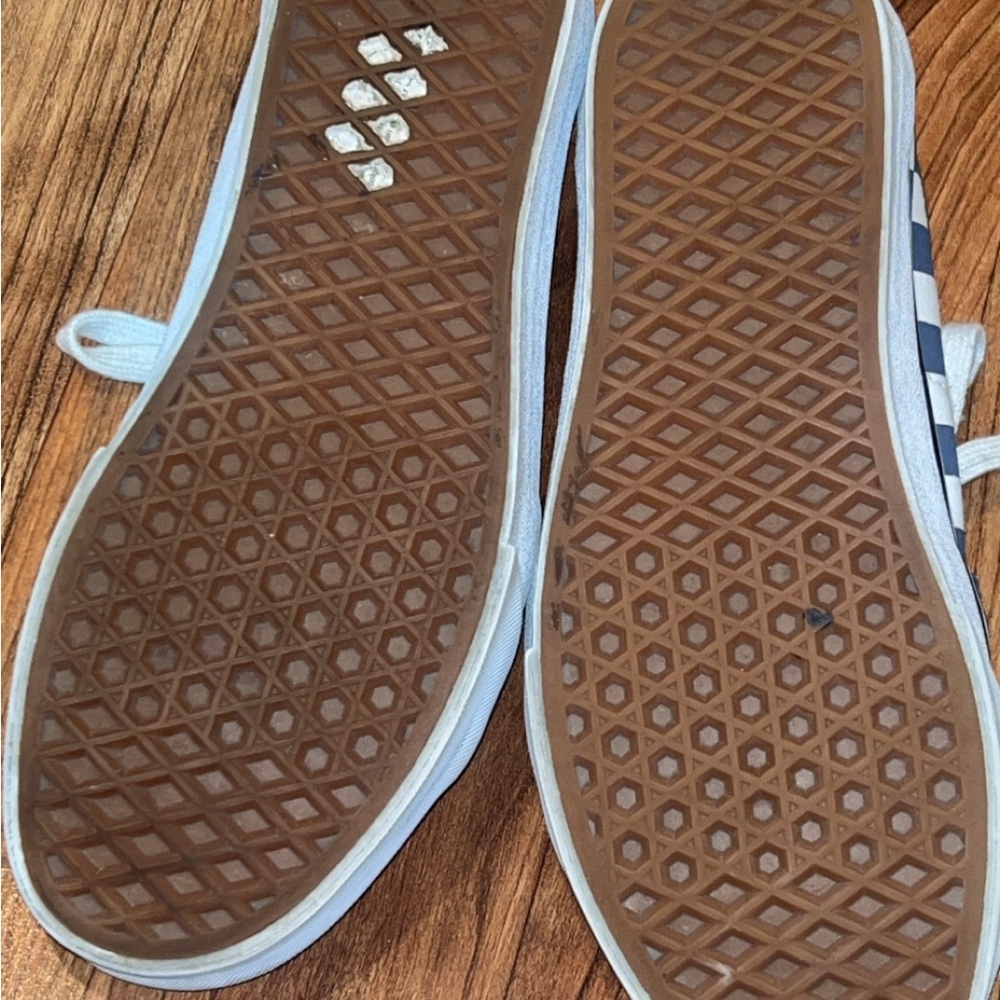 Women’s Vans - Picture 3 of 4